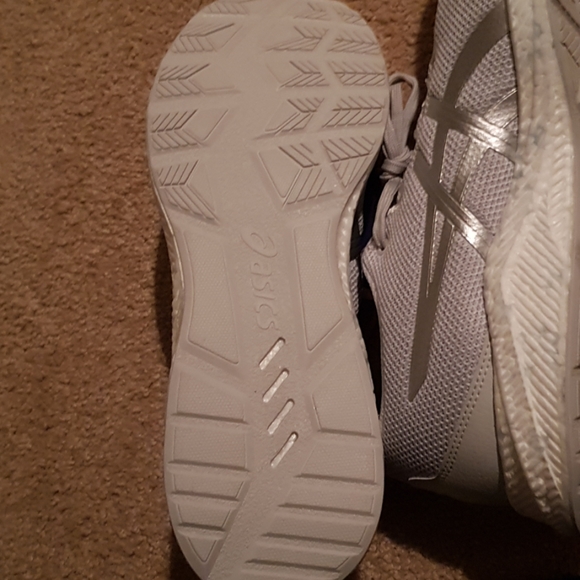 Brand New Asics Running Shoes - Picture 3 of 3